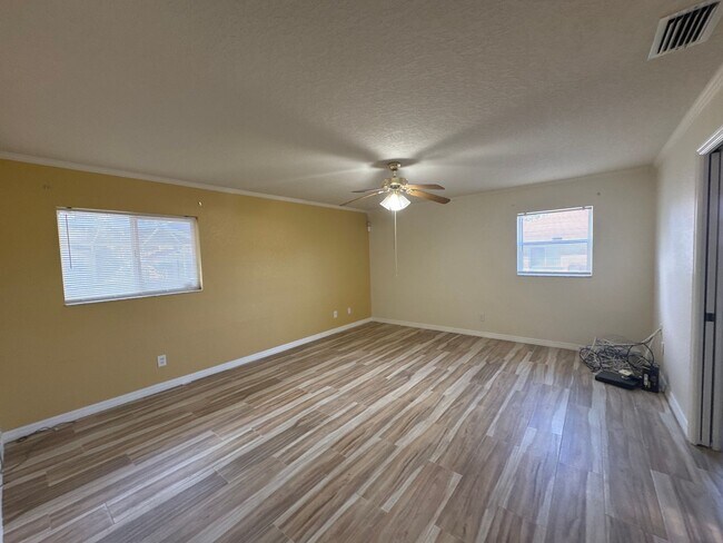 Building Photo - Beautiful Pool Home In Great Location!