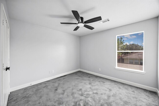 Building Photo - 21510 Broadstone Dr