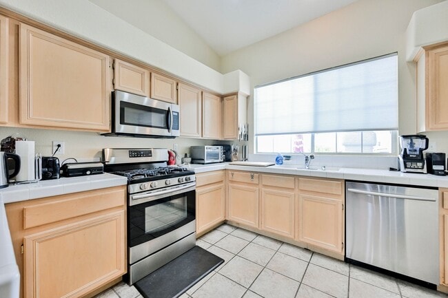 Building Photo - Summerlin - Single Story Townhome -