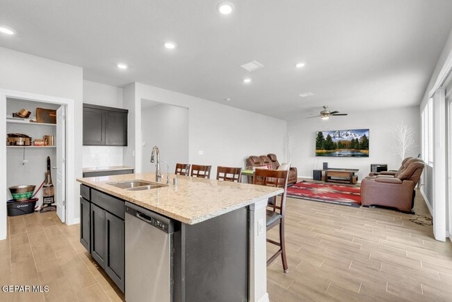 Building Photo - East El Paso 4 bed Refrig A/C
