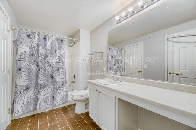 Building Photo - 7440 S Blackhawk St