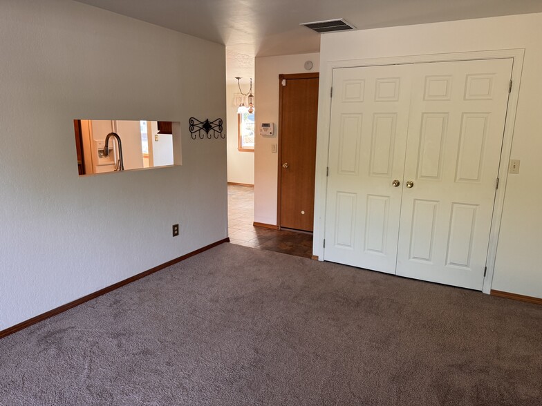 Building Photo - 4301 W Viola Ave