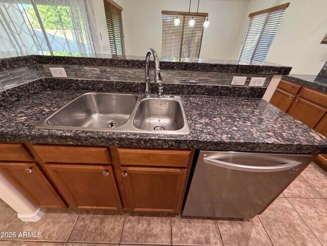 Building Photo - 46058 W Tulip Ln