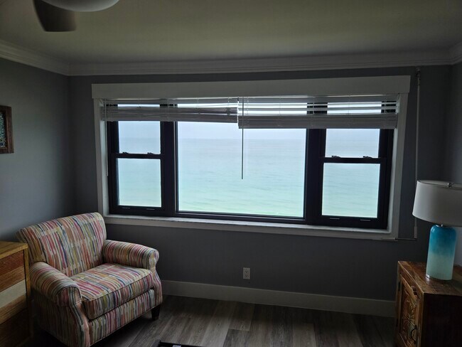 Building Photo - 9490 S Ocean Dr