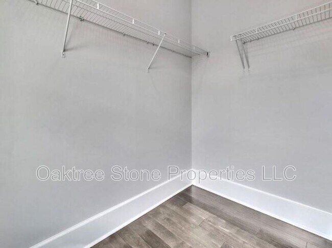 Building Photo - 456 Parkway Dr NE