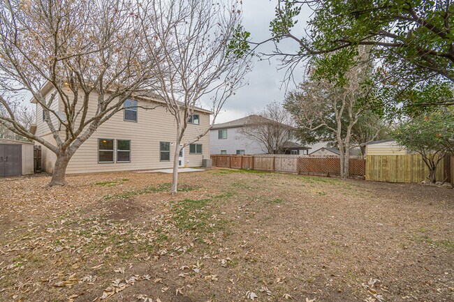 Building Photo - 137 Weeping Way