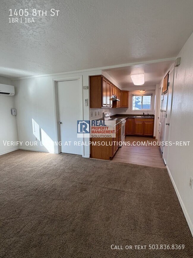 Building Photo - 1405 8th St