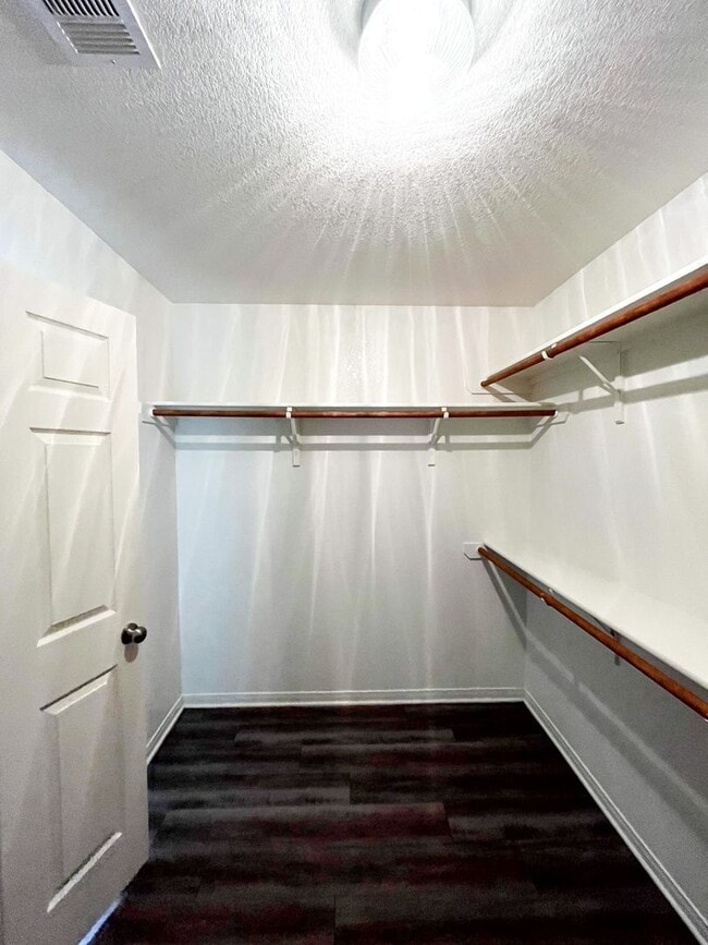 Building Photo - Available NOW!!!! This Beautiful 1 story, 4 Bedroom, 2 bath home in Killeen has a lot to offer!  ...
