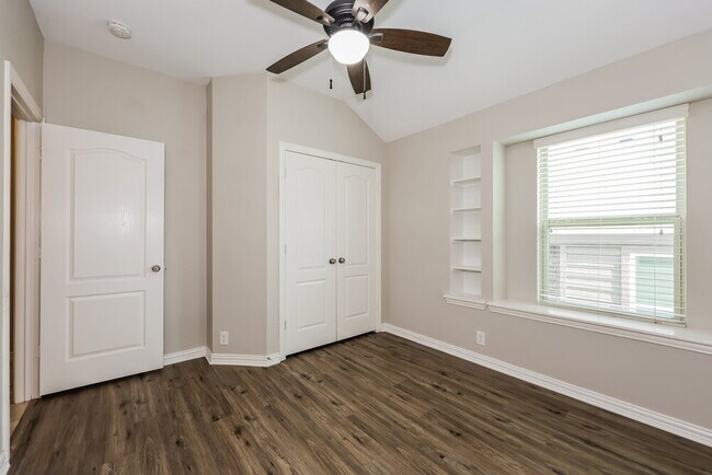 Building Photo - 4929 Lemon Grove Dr