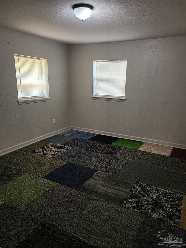 Building Photo - 6960 Klondike Rd