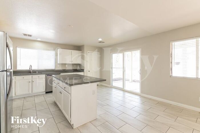 Building Photo - 9114 Cazador St