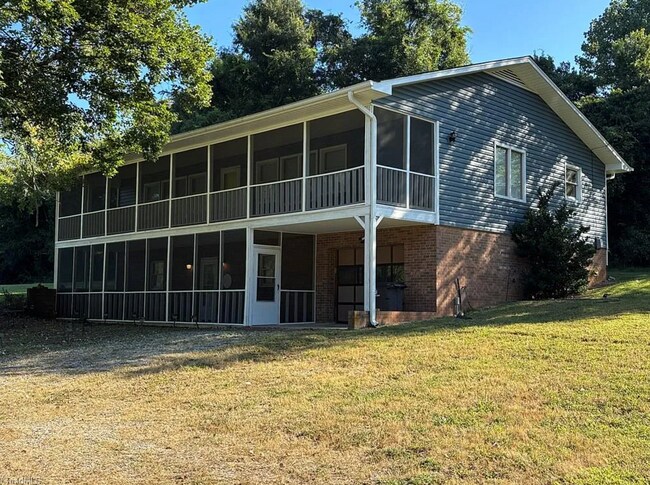 Building Photo - 1729 Gyro Dr