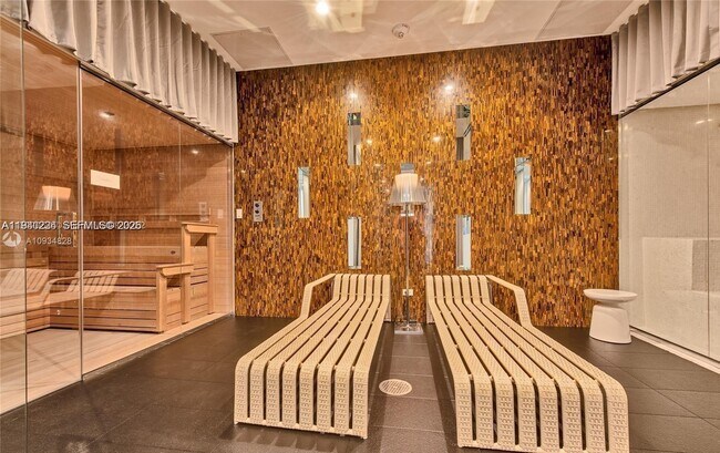 Building Photo - 2000 Metropica Wy