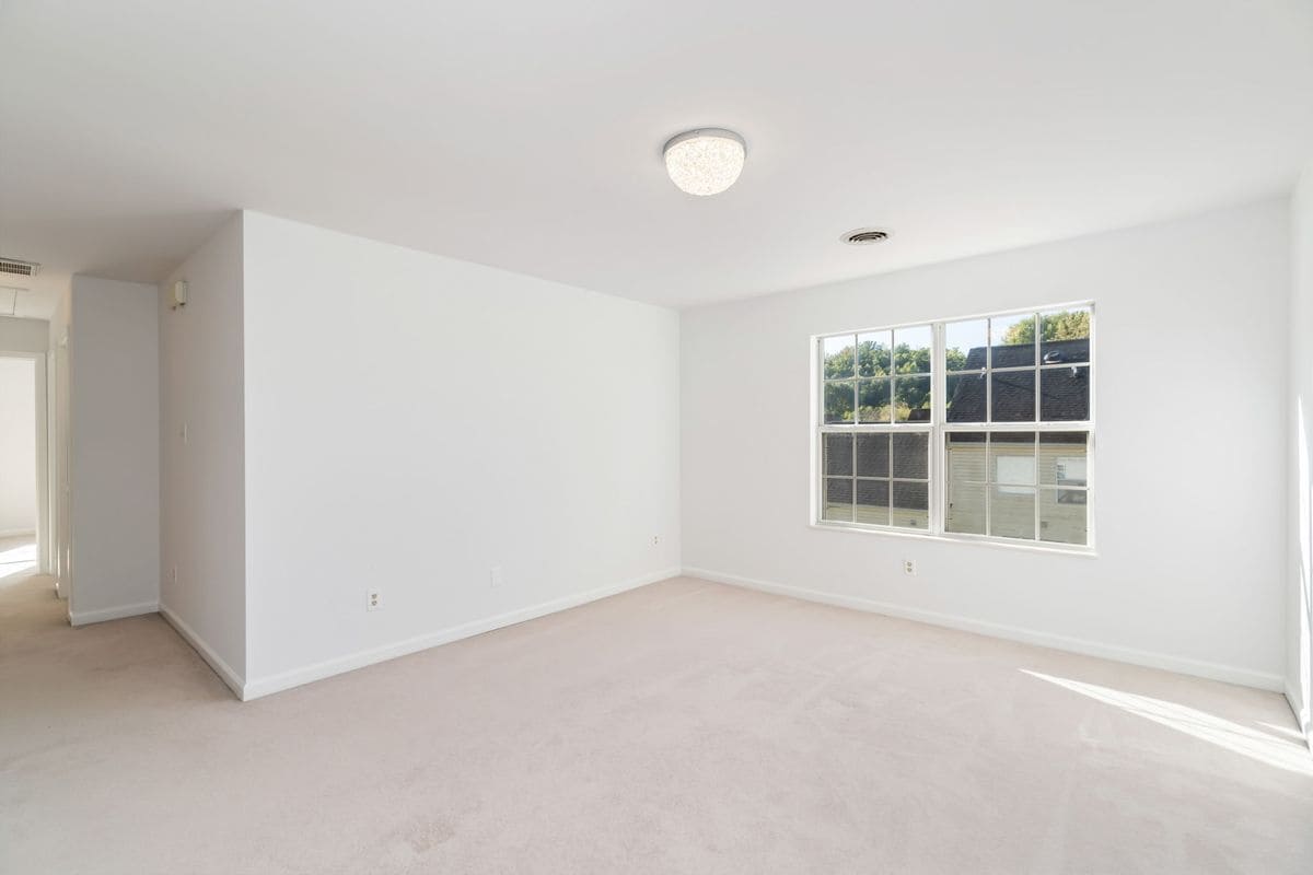 Building Photo - 10149 Highgate Cir