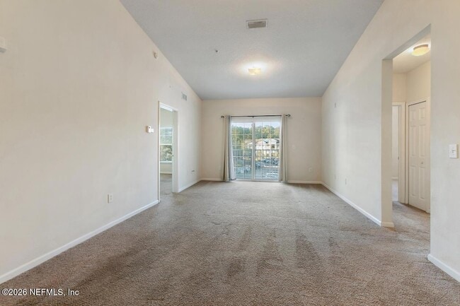 Building Photo - 8201 Green Parrot Rd