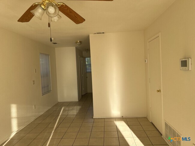 Building Photo - 4005 Doraine Ct