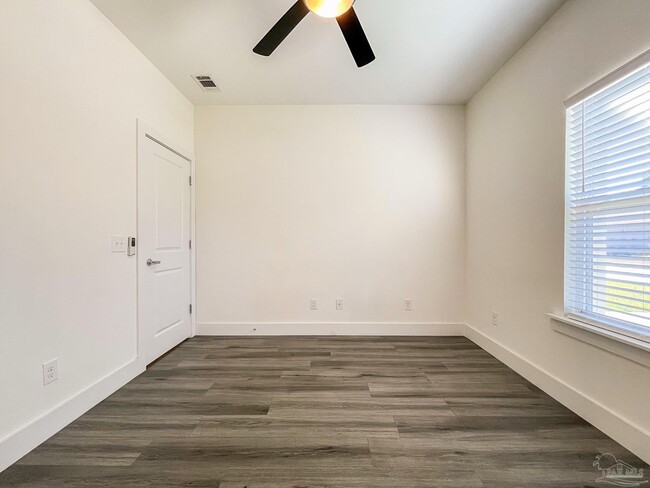 Building Photo - 6218 Ferguson Dr