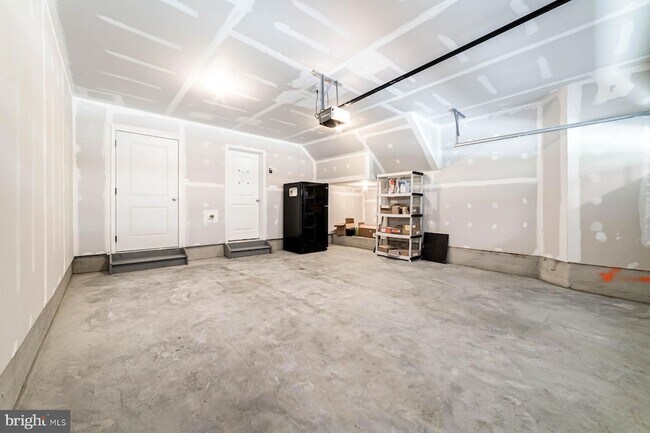 Building Photo - 6227 Almerico Pl