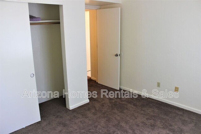 Building Photo - 7531 E Terrace Dr