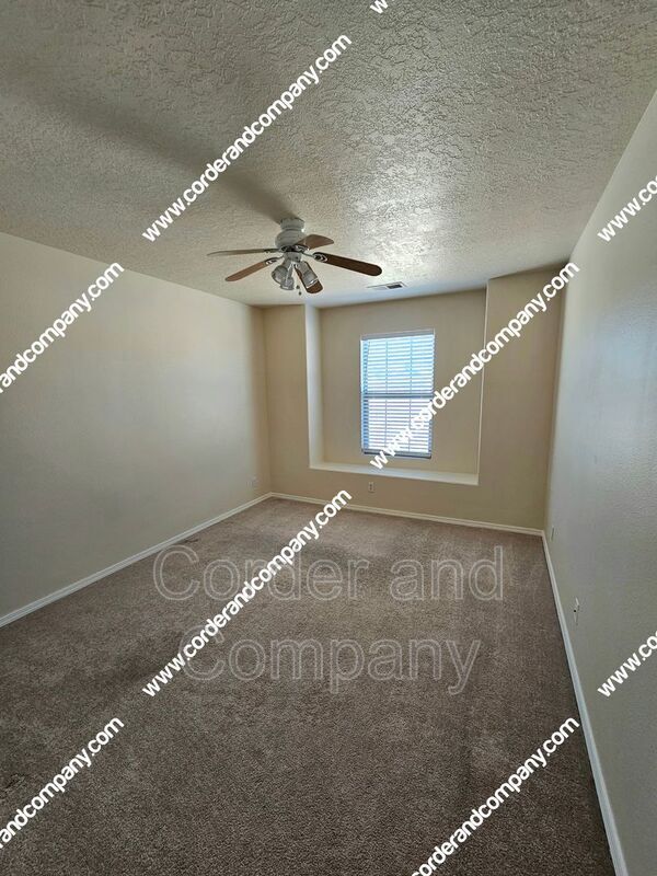 Building Photo - 1416 Monterrey Rd NE