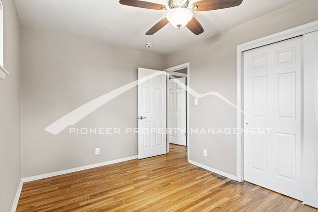 Building Photo - Spacious 4-Bed, 2-Bath Home with Finished ...