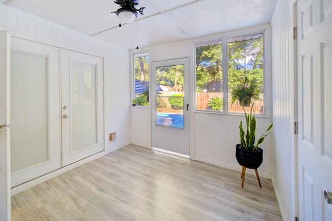 Building Photo - 1024 Juniper Ave