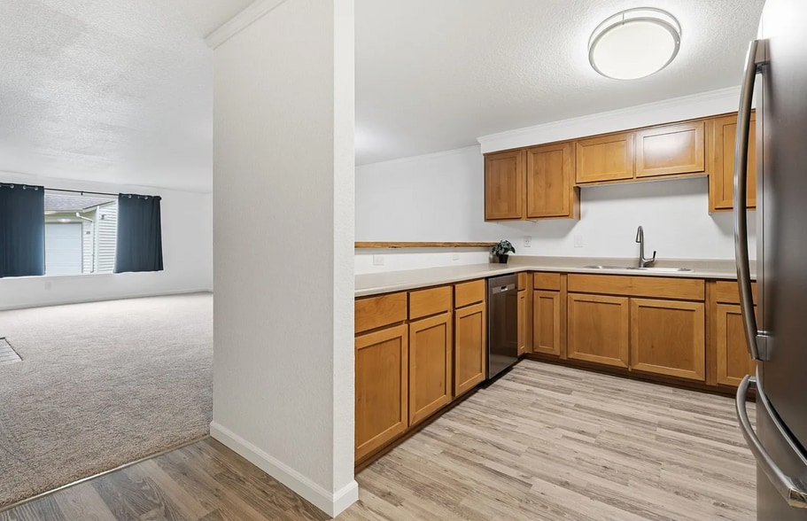 Building Photo - 510 SE 157th Ave