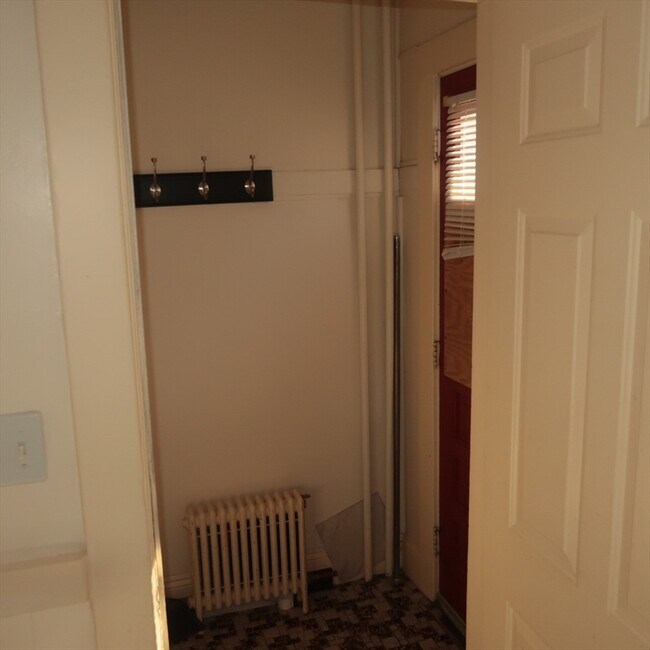 Building Photo - 2 Meader Rd