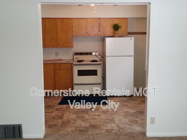 Building Photo - 309 College St SE