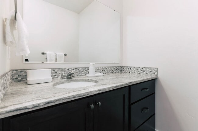 Building Photo - 1428 S Colorado Ave