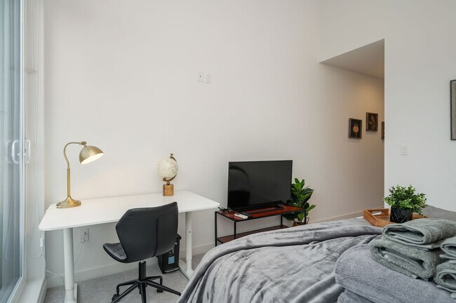 Building Photo - 6125 Sand Point Way NE