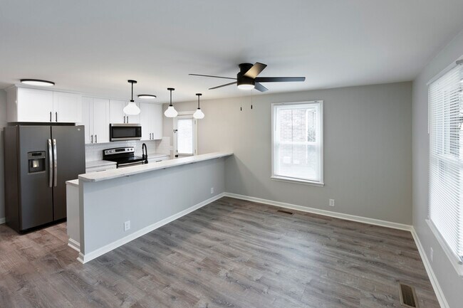 Building Photo - 2502 Sharondale Dr