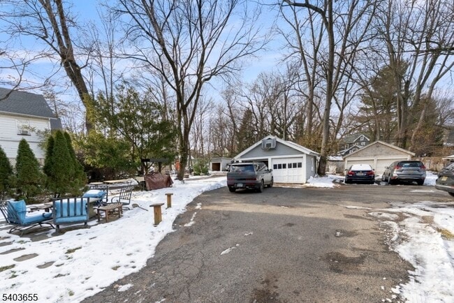 Building Photo - 226 Park St