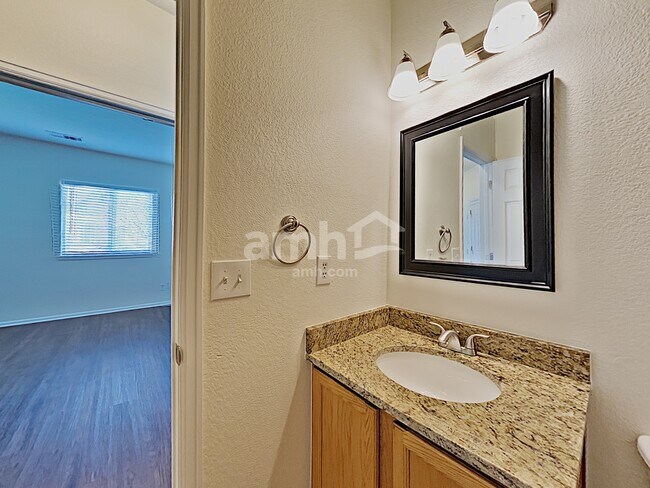 Building Photo - 14811 E 118th Pl