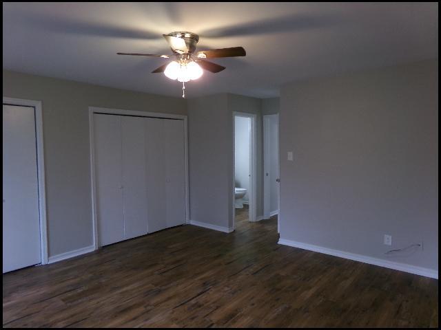 Building Photo - 408 W 4th St