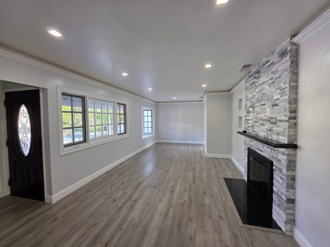 Building Photo - 11033 Quill Ave