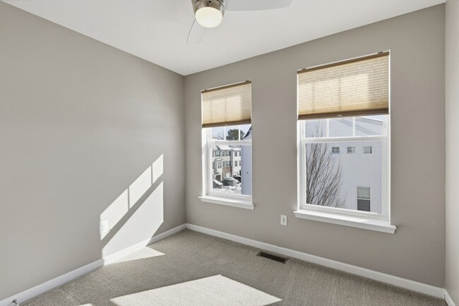 Building Photo - 1137 Red Hawk Way