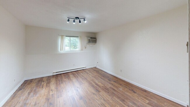 Building Photo - 176 Swanson Rd