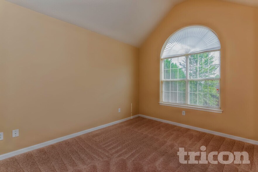 Building Photo - 2957 Jenkins Dr