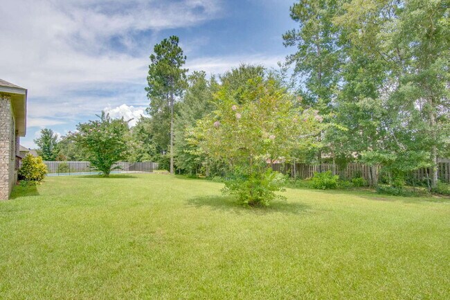 Building Photo - Spacious 4BR Pool Home with Modern Upgrade...