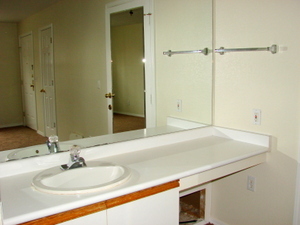 Building Photo - Branson MO walk-in Apartment with Golf Cou...