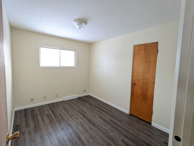 Building Photo - 1741 Roberts St