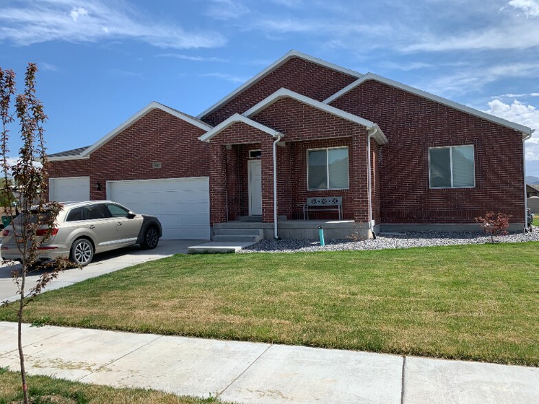 Primary Photo - 4047 W Adler Rd