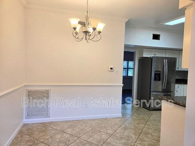 Building Photo - 733 Scotland St