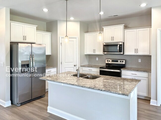 Building Photo - 102 River Pointe Dr