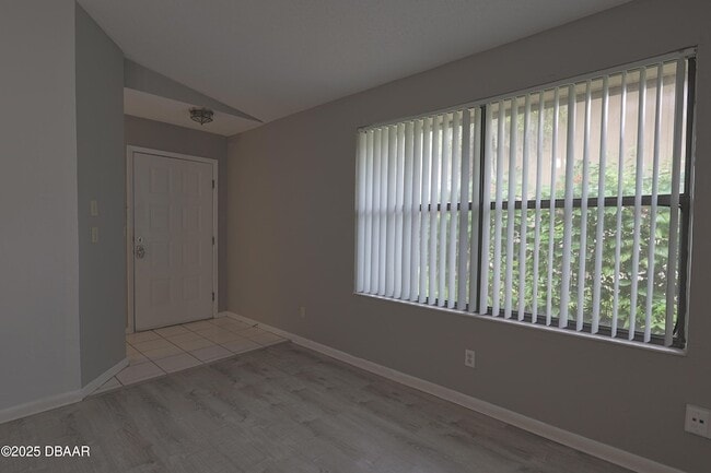 Building Photo - 6175 Sequoia Dr