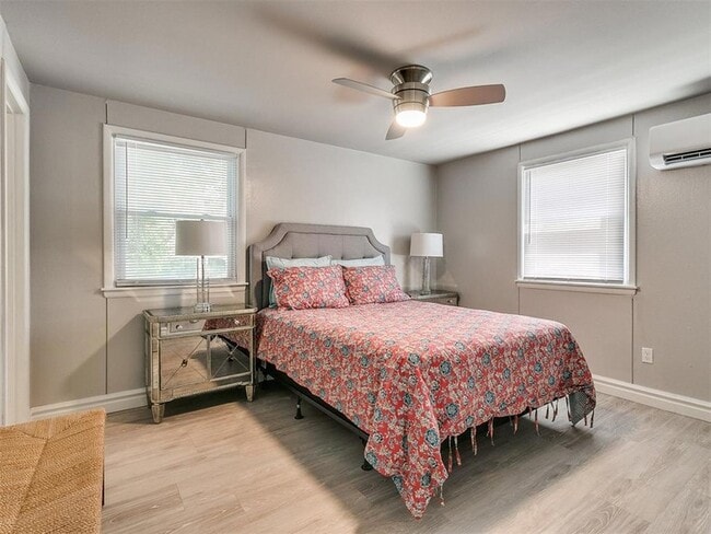 Building Photo - 1223 Monnett Ave