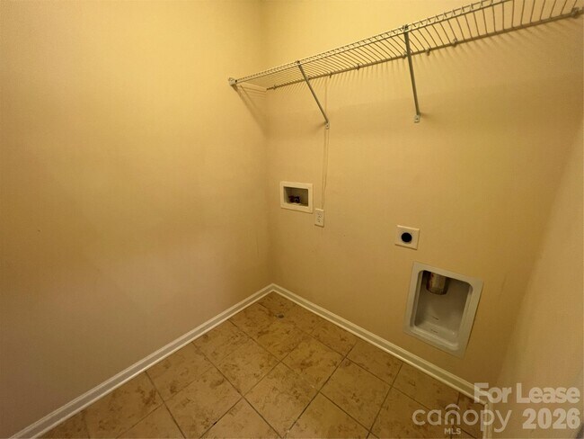 Building Photo - 10374 Rutledge Ridge Dr NW