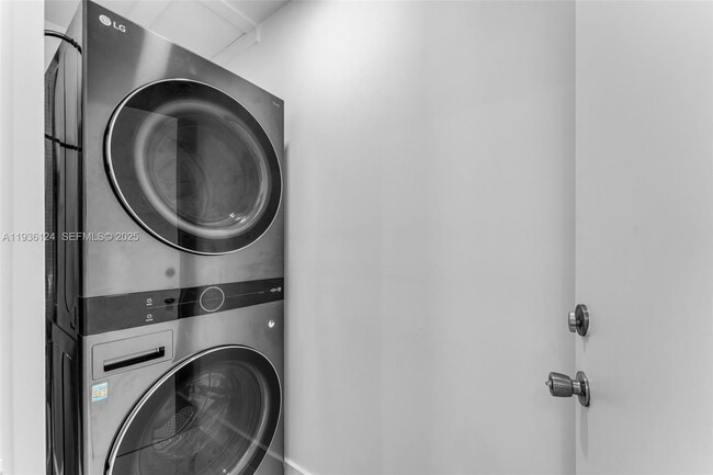 Building Photo - 15042 SW 149th Ct