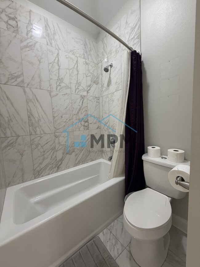 Building Photo - 492 Cliff Bullock Dr